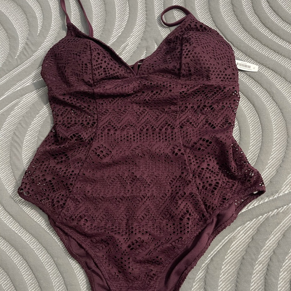 Swimsuits - Picture 7 of 8